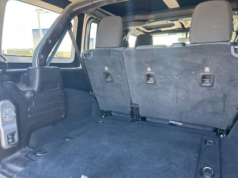 Used 2020 Jeep Wrangler Unlimited Sport image 33