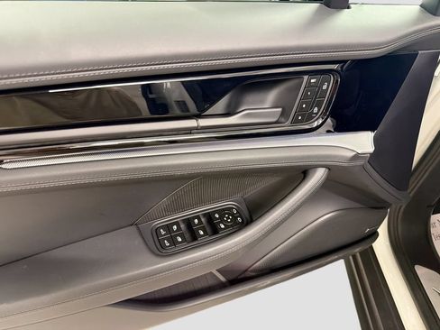 Certified 2025 Porsche Panamera 4 AWD/4WD image 19