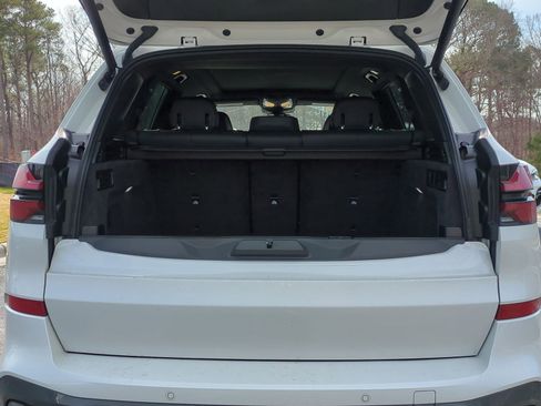 Used 2026 BMW X5 xDrive40i w/ M Sport Package image 31