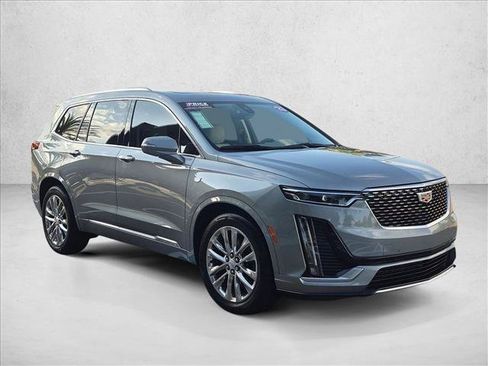 Used 2023 Cadillac XT6 Premium Luxury FWD image 3