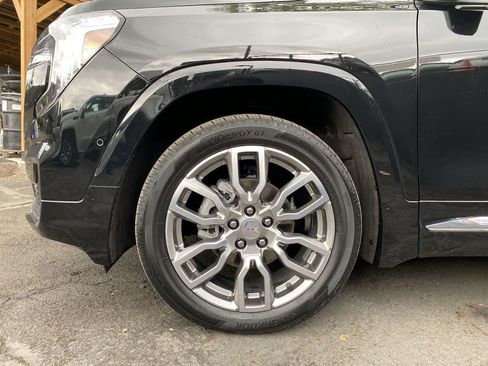 Used 2022 GMC Terrain Denali w/ Denali Premium Package AWD/4WD image 10
