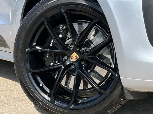 Used 2026 Porsche Macan GTS AWD/4WD image 28