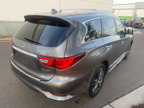 Used 2017 INFINITI QX60 Luxe w/ Deluxe Technology Package image 4