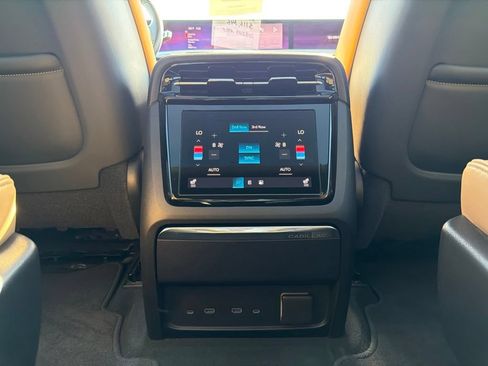 Used 2025 Cadillac Escalade IQ Sport 2 AWD/4WD image 36