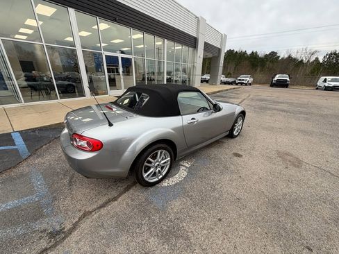 Used 2015 MAZDA MX-5 Miata Sport image 4