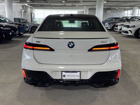 Used 2025 BMW 760i xDrive w/ Executive Package AWD/4WD image 7