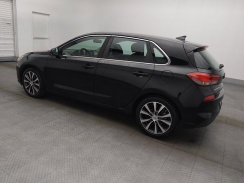 Used 2018 Hyundai Elantra GT image 3