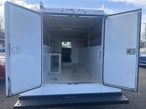 Used 2014 Chevrolet Express 3500 image 33