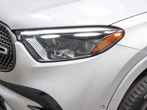 Used 2023 Mercedes-Benz GLC 300 image 11