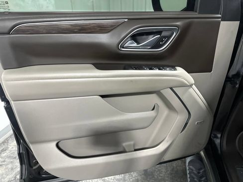 Used 2021 Chevrolet Tahoe Z71 w/ Z71 Signature Package AWD/4WD image 10
