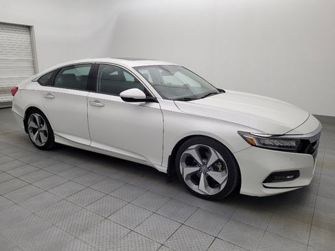 Used 2018 Honda Accord Touring image 11