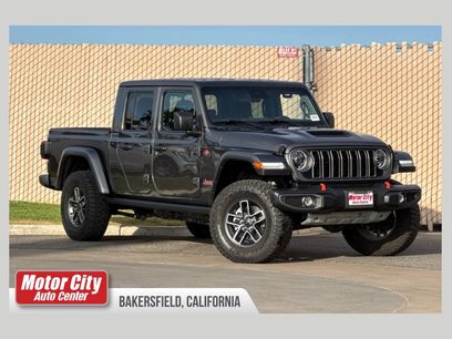 Used 2025 Jeep Gladiator Mojave w/ Convenience Group