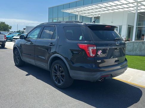 Used 2019 Ford Explorer XLT w/ Equipment Group 202A AWD/4WD image 7