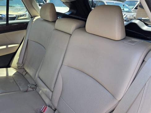 Used 2018 Subaru Outback 2.5i Limited AWD/4WD image 25