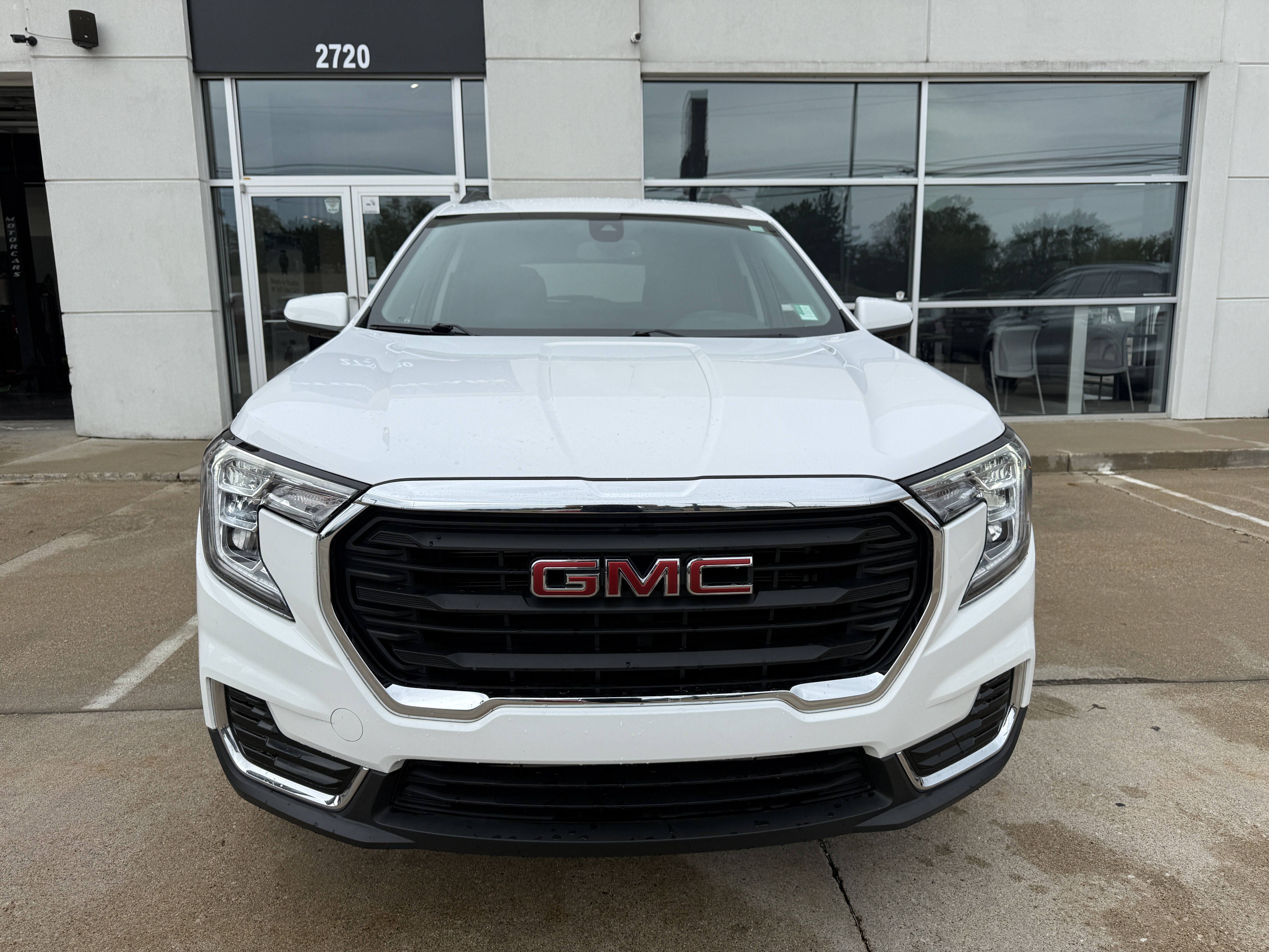 Used 2023 GMC Terrain SLE w/ Driver Convenience Package AWD/4WD image 7