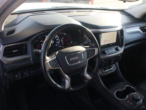 Used 2022 GMC Acadia Denali w/ Denali Ultimate Package image 17