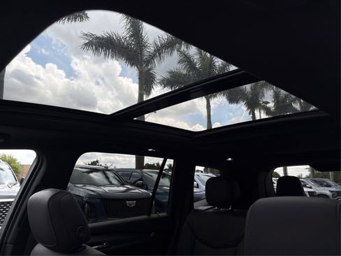 Certified 2023 Cadillac XT6 Luxury FWD image 31