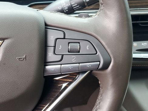 Used 2023 Cadillac Escalade Premium Luxury image 15