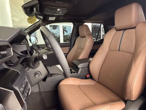 Used 2026 Toyota 4Runner Limited AWD/4WD image 4