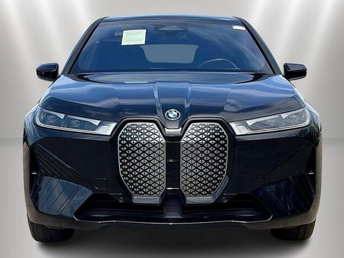 Used 2023 BMW iX xDrive50 w/ Sport Package AWD/4WD image 2