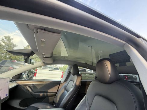 Used 2023 Tesla Model Y AWD image 35