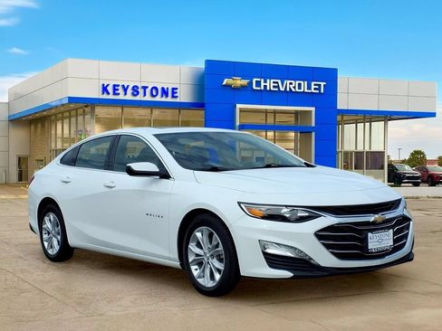 Used 2024 Chevrolet Malibu LT FWD image 1