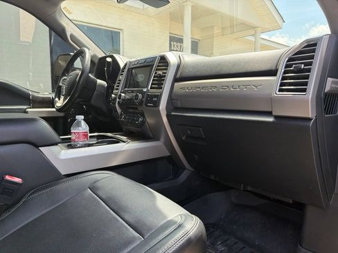 Used 2017 Ford F250 Lariat w/ Lariat Ultimate Package AWD/4WD image 13