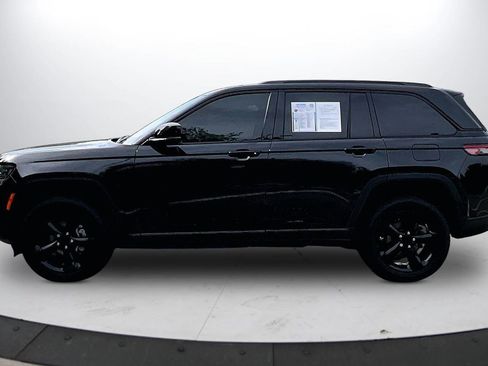 Certified 2023 Jeep Grand Cherokee Altitude AWD/4WD image 6
