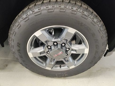 New 2026 GMC Sierra 2500 SLE w/ SLE Convenience Package AWD/4WD image 4