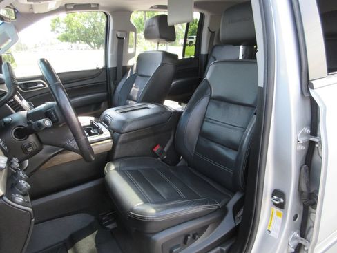Certified 2018 GMC Yukon XL Denali w/ Denali Ultimate Package AWD/4WD image 26