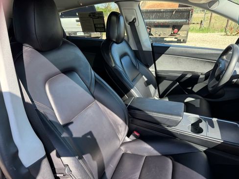 Used 2022 Tesla Model Y Long Range AWD/4WD image 15