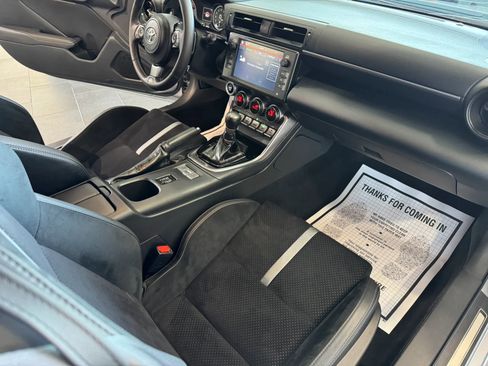 Used 2025 Toyota GR86 Premium w/ ALL Weather Mat Package (TMS) RWD image 14