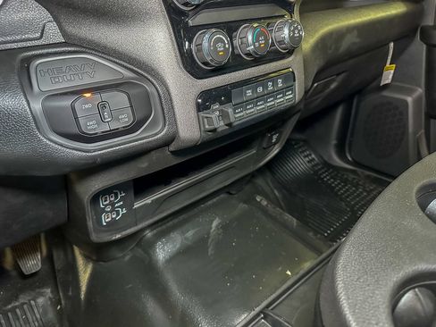 New 2026 RAM 3500 Tradesman w/ Chrome Appearance Group A AWD/4WD image 31