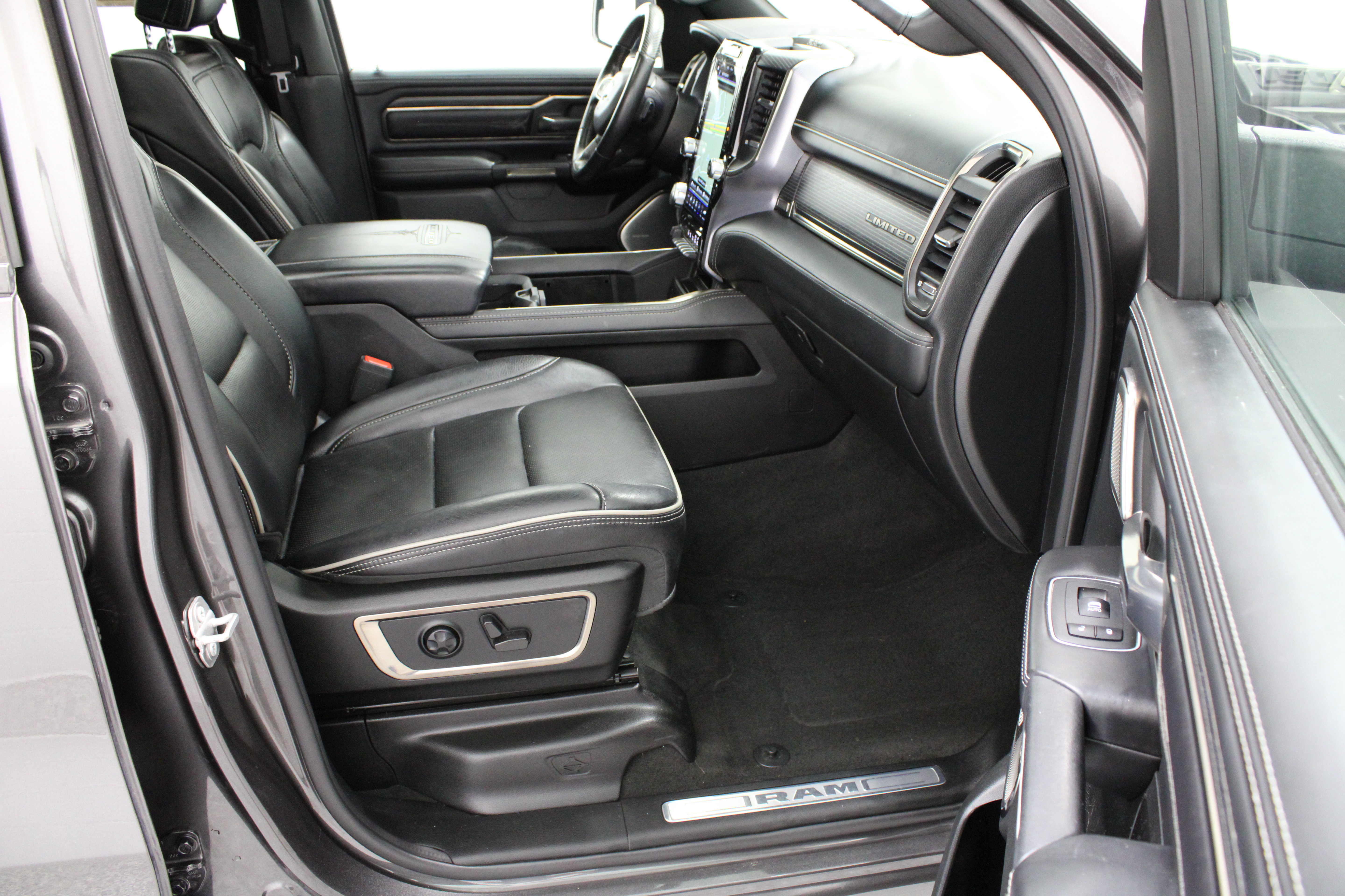 Used 2021 RAM 1500 Limited w/ Night Edition AWD/4WD image 43