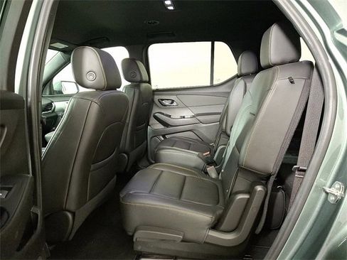 Used 2022 Chevrolet Traverse LT image 10