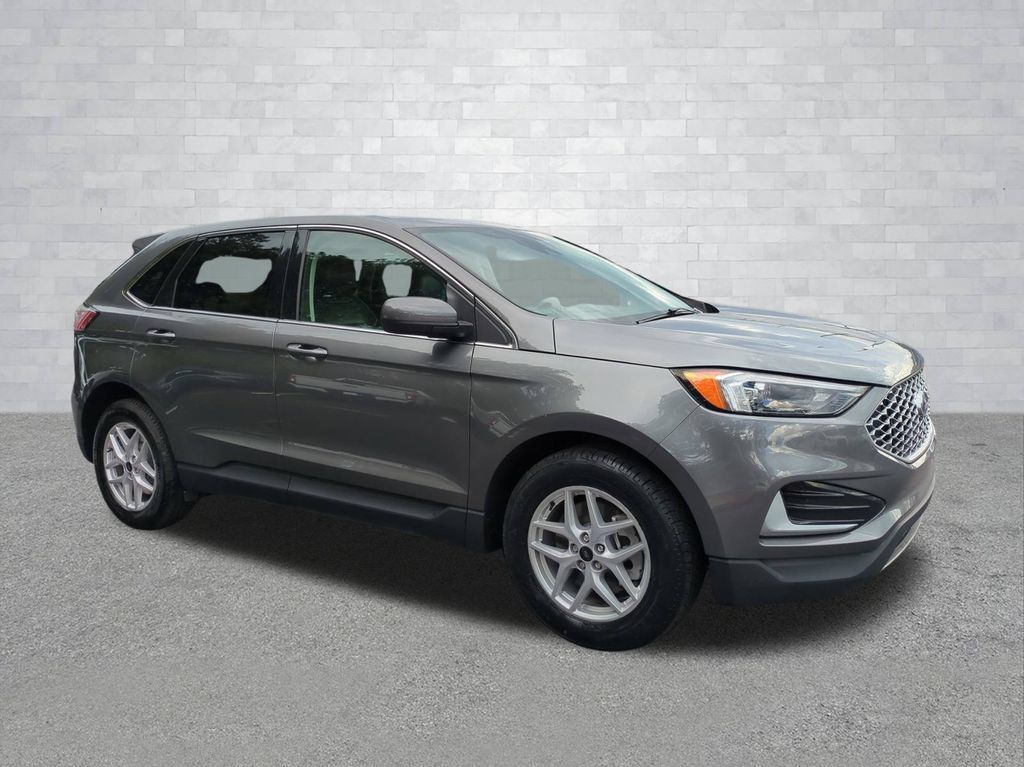 Used 2024 Ford Edge SEL AWD/4WD image 2