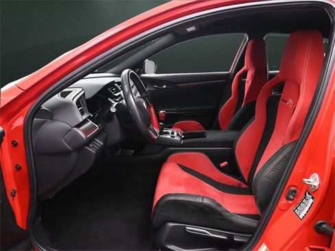 Used 2018 Honda Civic Type R image 11