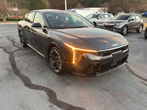 Used 2025 Kia K4 GT-Line w/ GT-Line Premium Package image 9