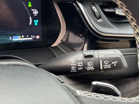 Used 2022 Jeep Grand Cherokee Limited 4xe image 19