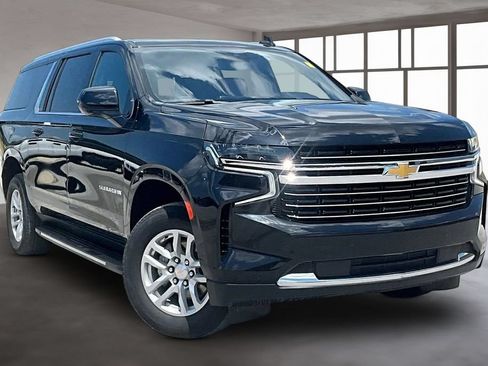 Used 2024 Chevrolet Suburban LT AWD/4WD image 3