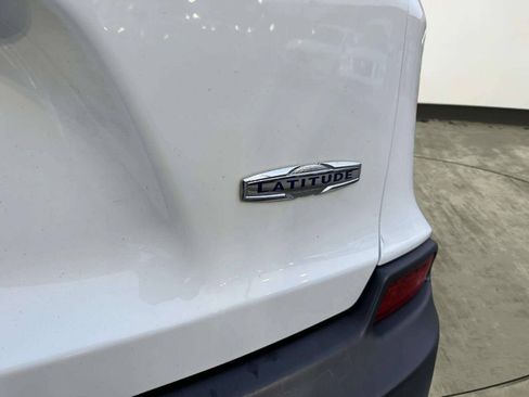 Used 2019 Jeep Cherokee Latitude w/ Cold Weather Group image 26