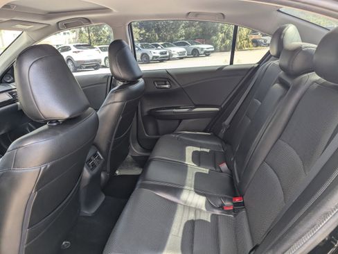 Used 2017 Honda Accord EX image 13