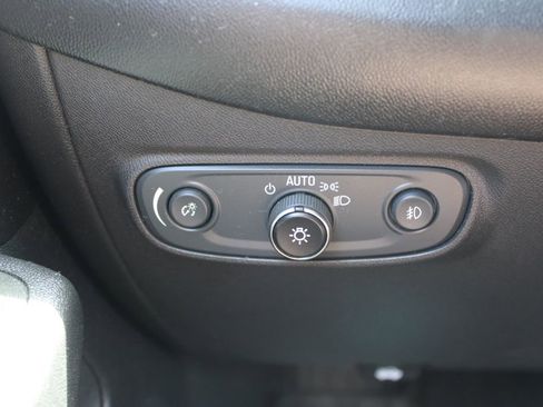 Used 2021 Chevrolet Equinox LT image 23