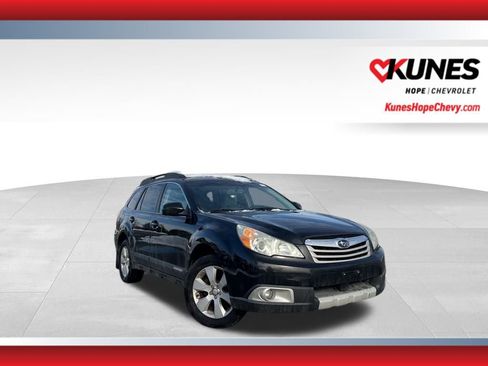 Used 2010 Subaru Outback 2.5i Limited image 1