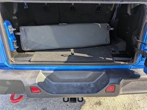 Used 2025 Jeep Wrangler Unlimited Rubicon image 27