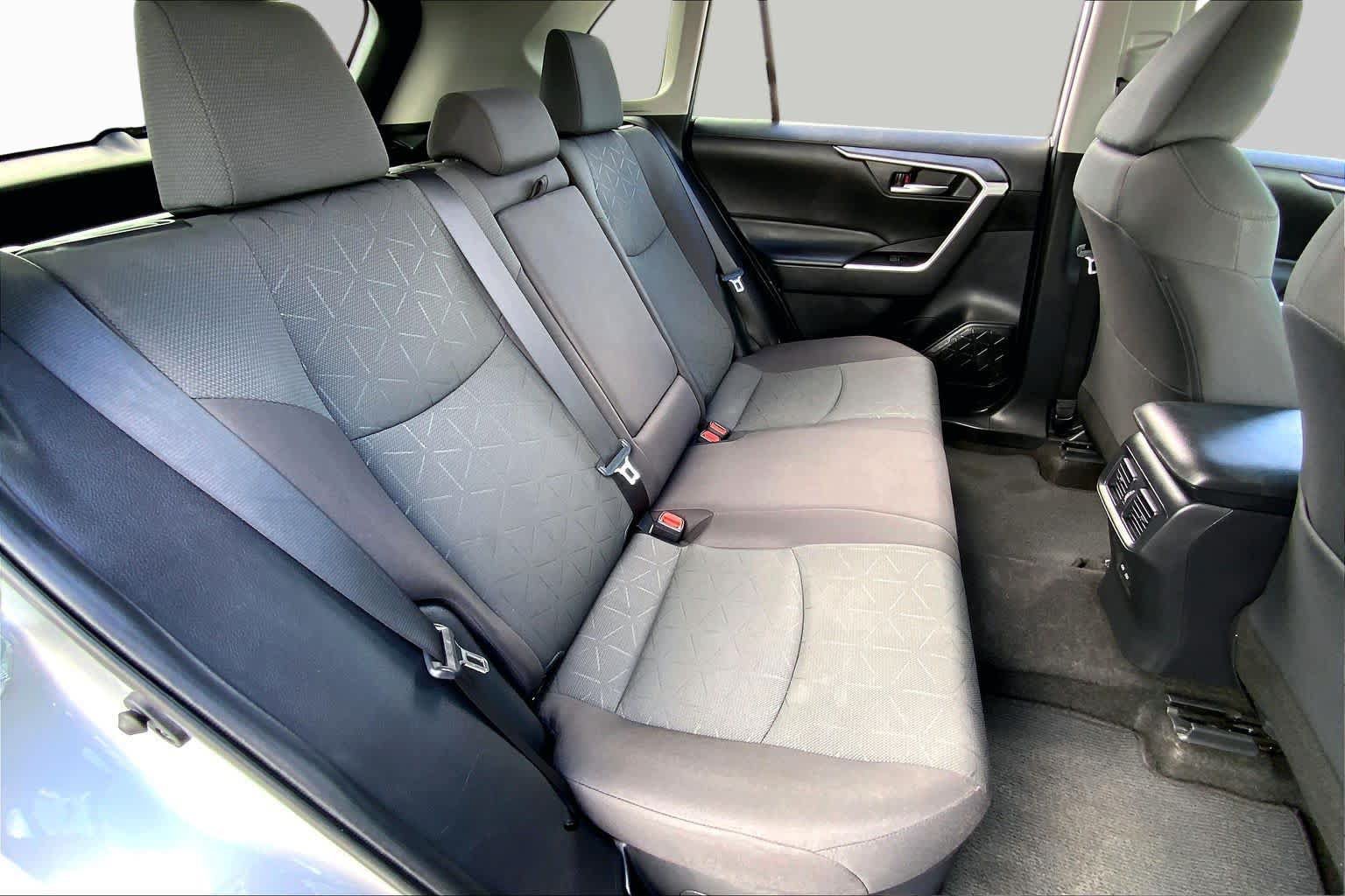 Used 2024 Toyota RAV4 XLE AWD/4WD image 19