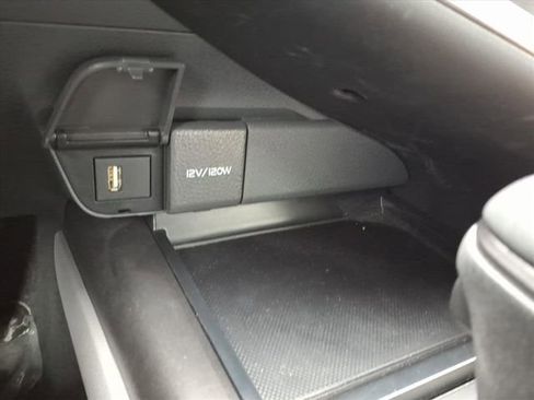 Certified 2023 Toyota Camry SE image 24