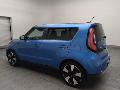 Used 2019 Kia Soul + FWD image 3