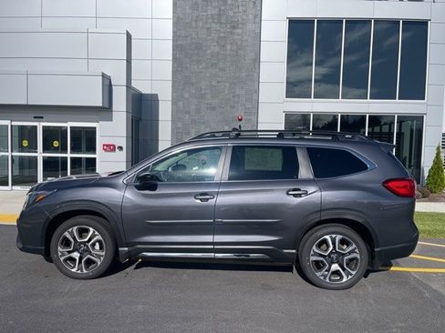 New 2025 Subaru Ascent Limited image 9