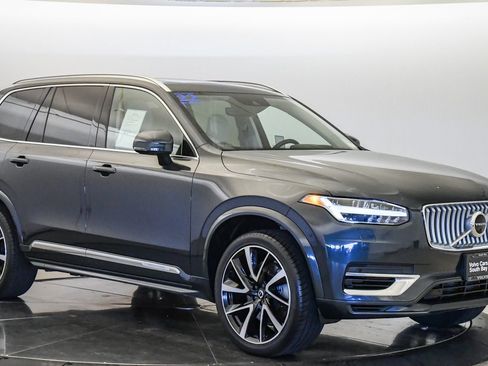 Used 2022 Volvo XC90 T8 Inscription Expression w/ Advanced Package AWD/4WD image 6